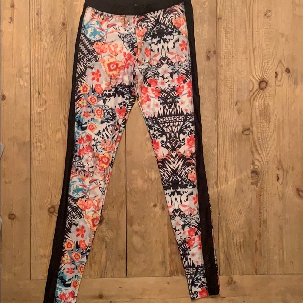Onzie leggings size S/M